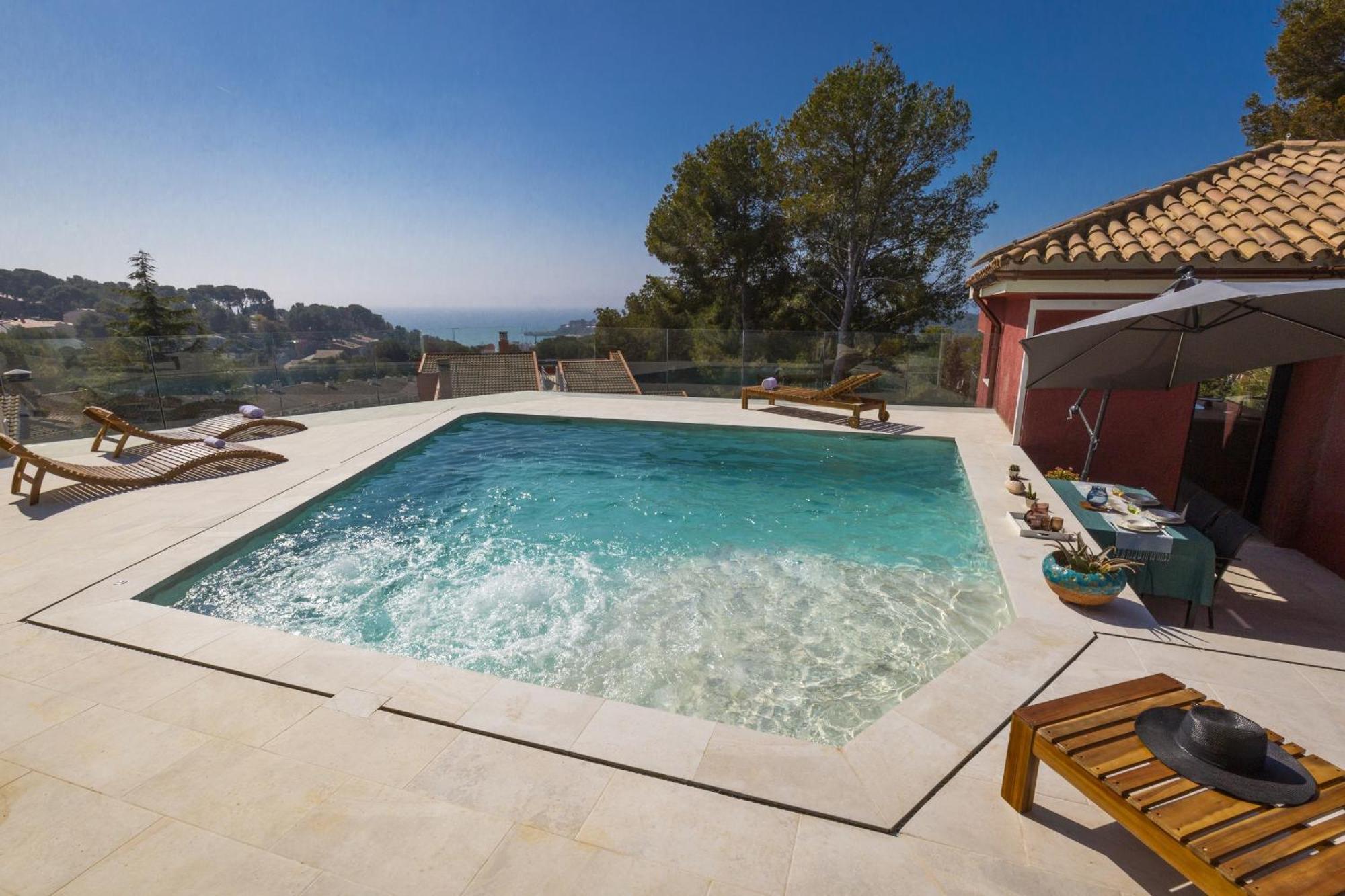 Mora Only Families Villa Tarragona