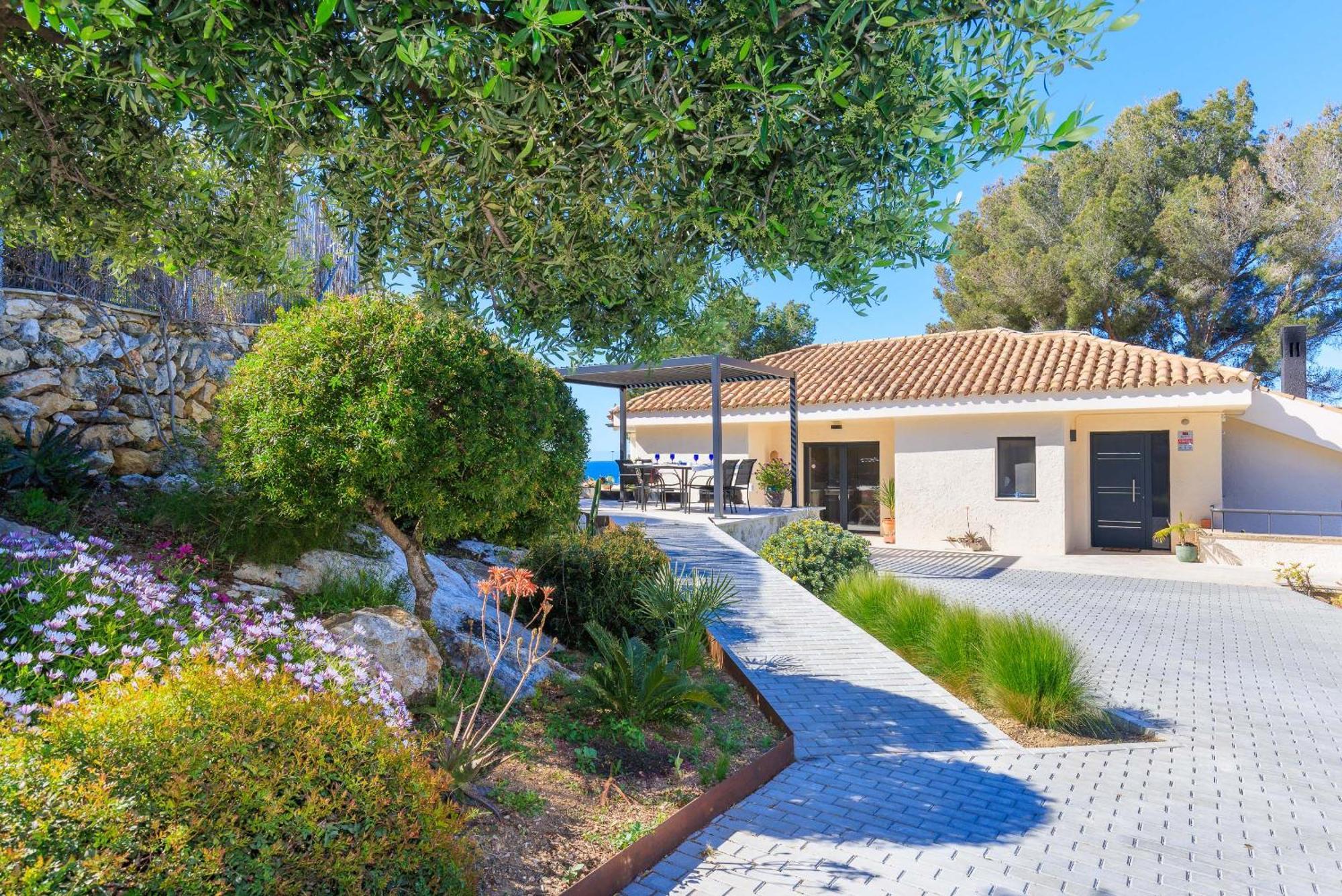 Mora Only Families Villa Tarragona