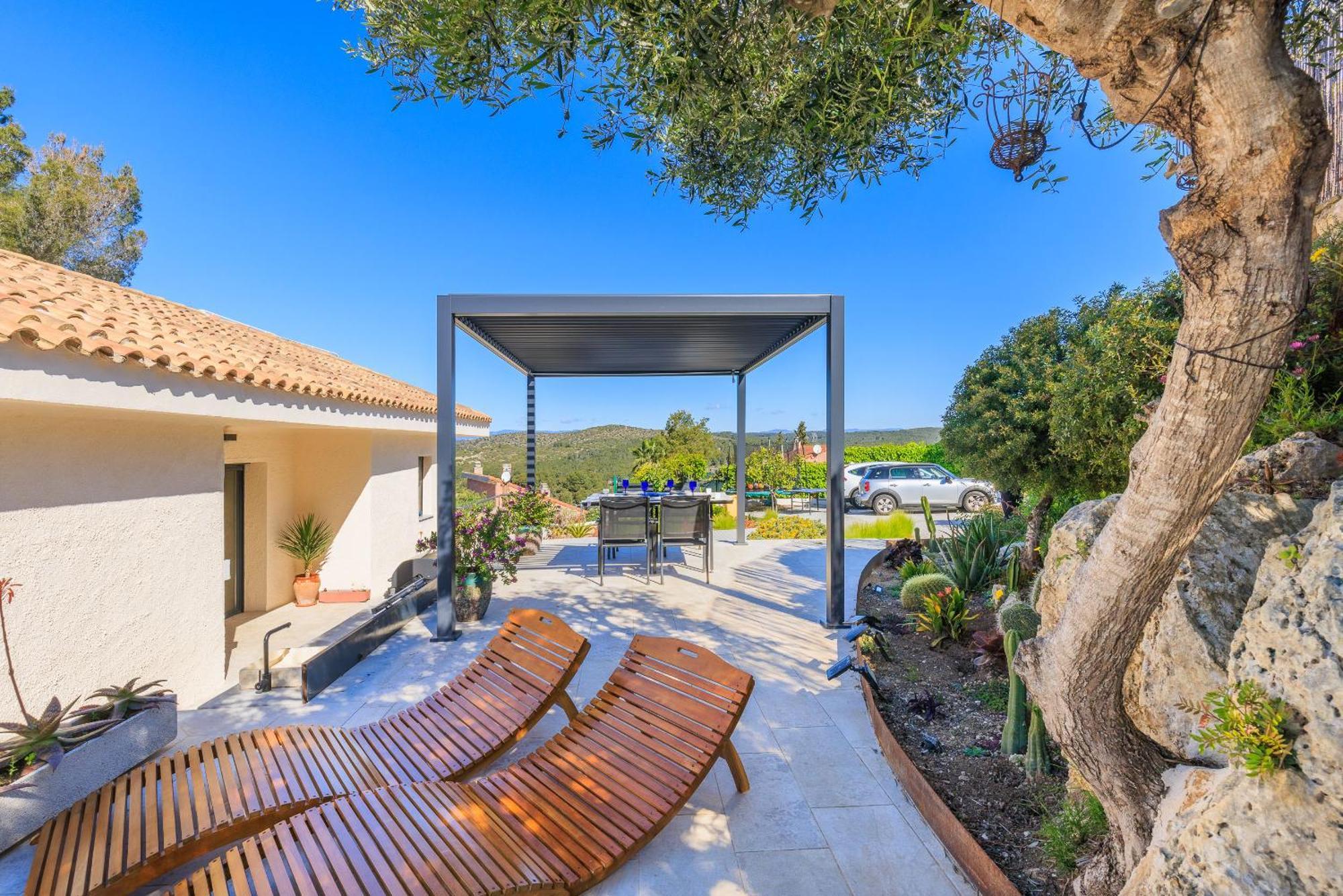 Mora Only Families Villa *